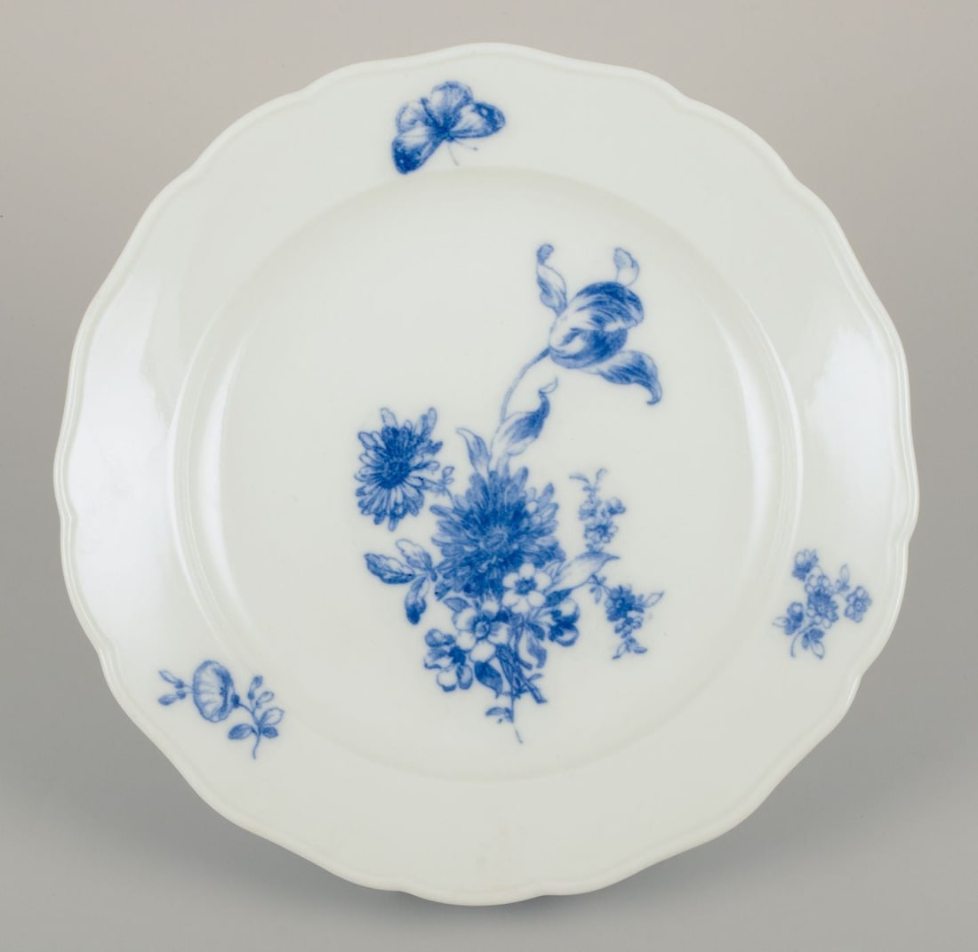 Meissen, Germany. Six dinner plates in porcelain. Approx. 1920s/30s - 6