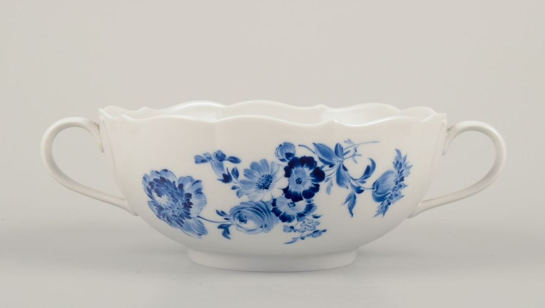 Meissen, Germany. Two pairs of bouillon cups in blue-painted porcelain. Mid-20th C. - 5