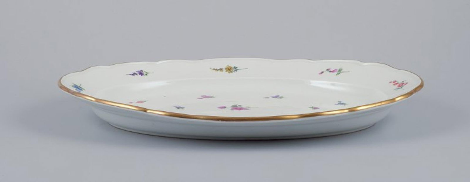 Meissen, Germany, large oval serving platter in porcelain. Approx. 1920s - 7