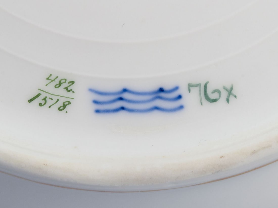 Royal Copenhagen Saxon Flower, round bowl in porcelain. Early 20th C. - 7