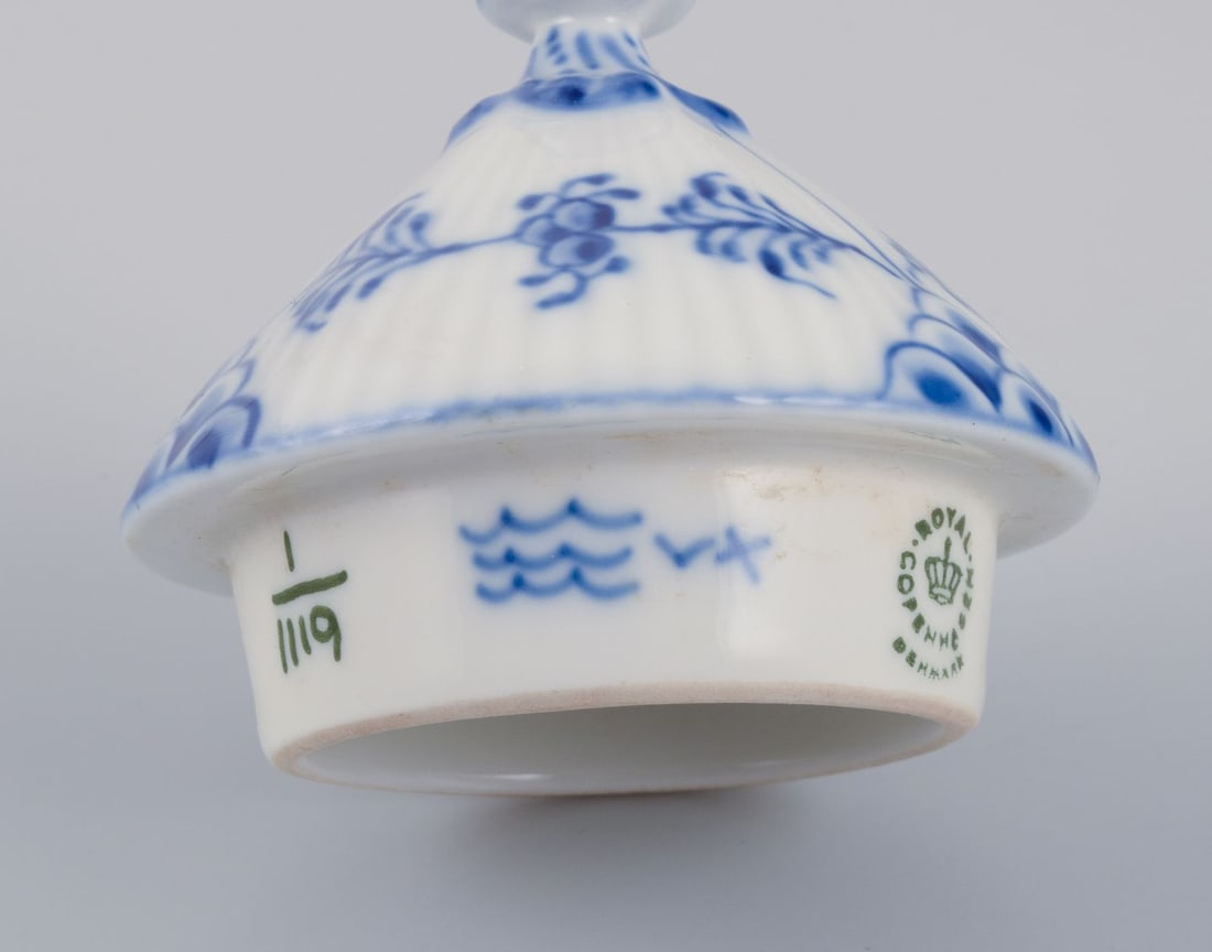 Royal Copenhagen Blue Fluted Full Lace, large teapot in porcelain - 5