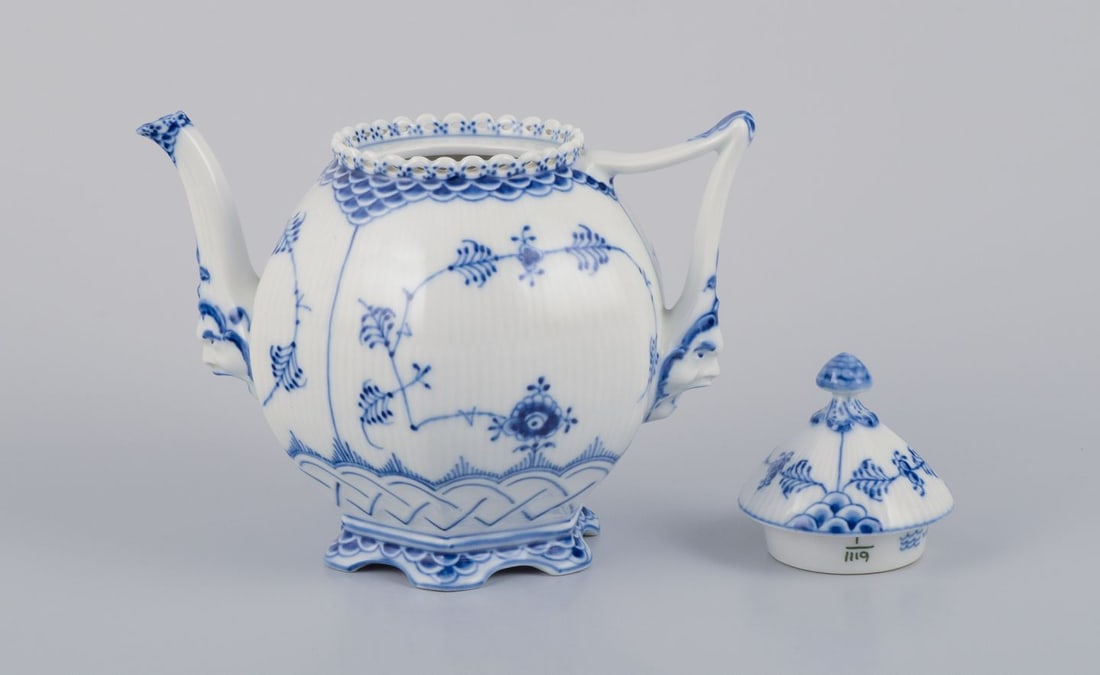 Royal Copenhagen Blue Fluted Full Lace, large teapot in porcelain - 7