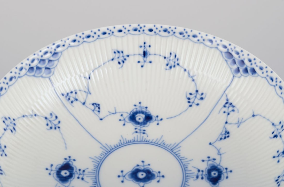 Royal Copenhagen Blue Fluted Half Lace, large centerpiece in porcelain. - 7