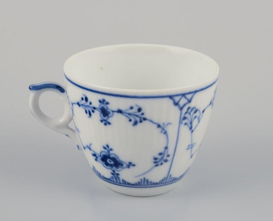 Royal Copenhagen Blue Fluted Plain. A set of four coffee cups with saucers. 1960s/1970s. - 5