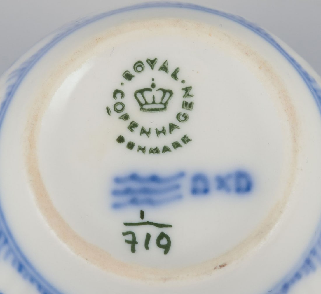 Royal Copenhagen Blue Fluted Half Lace. A set of four porcelain coffee cups with saucers. - 9