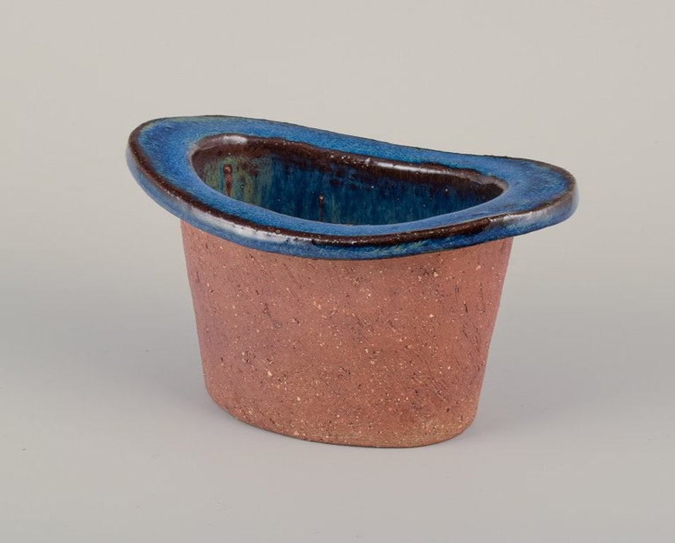 Curt Magnus Addin, Swedish ceramist. Own studio. Unique ceramic vase in a modernist style. Chamotte - 3