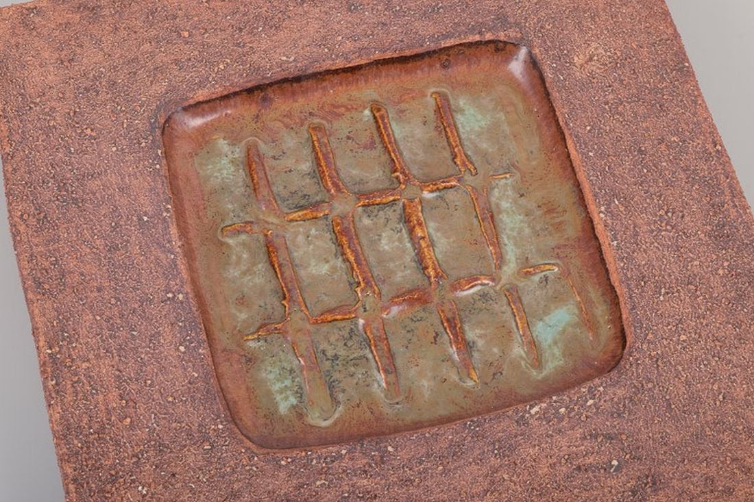Curt Magnus Addin, Swedish ceramist. Own studio. Square unique ceramic dish in a modernist style. - 7