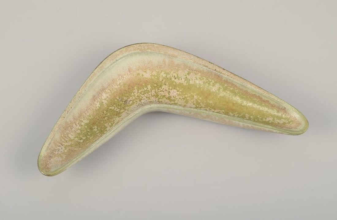 Gunnar Nylund for Rörstrand, Sweden. Boomerang-shaped ceramic bowl. Eggshell glaze in light - 5
