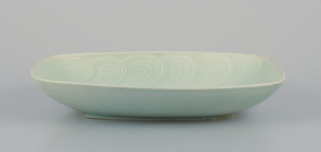 Rörstrand, Sweden. Large ceramic bowl in a modernist design. Rare model. Glaze in light green - 4