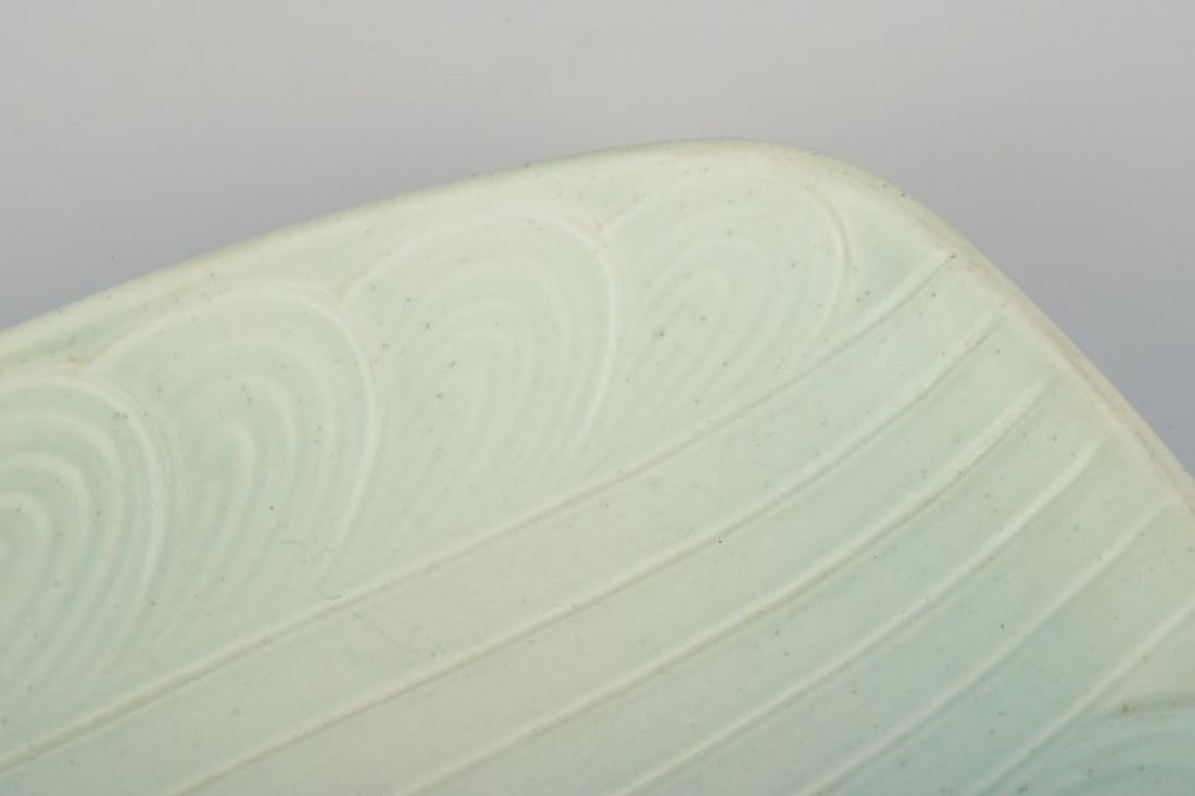 Rörstrand, Sweden. Large ceramic bowl in a modernist design. Rare model. Glaze in light green - 6