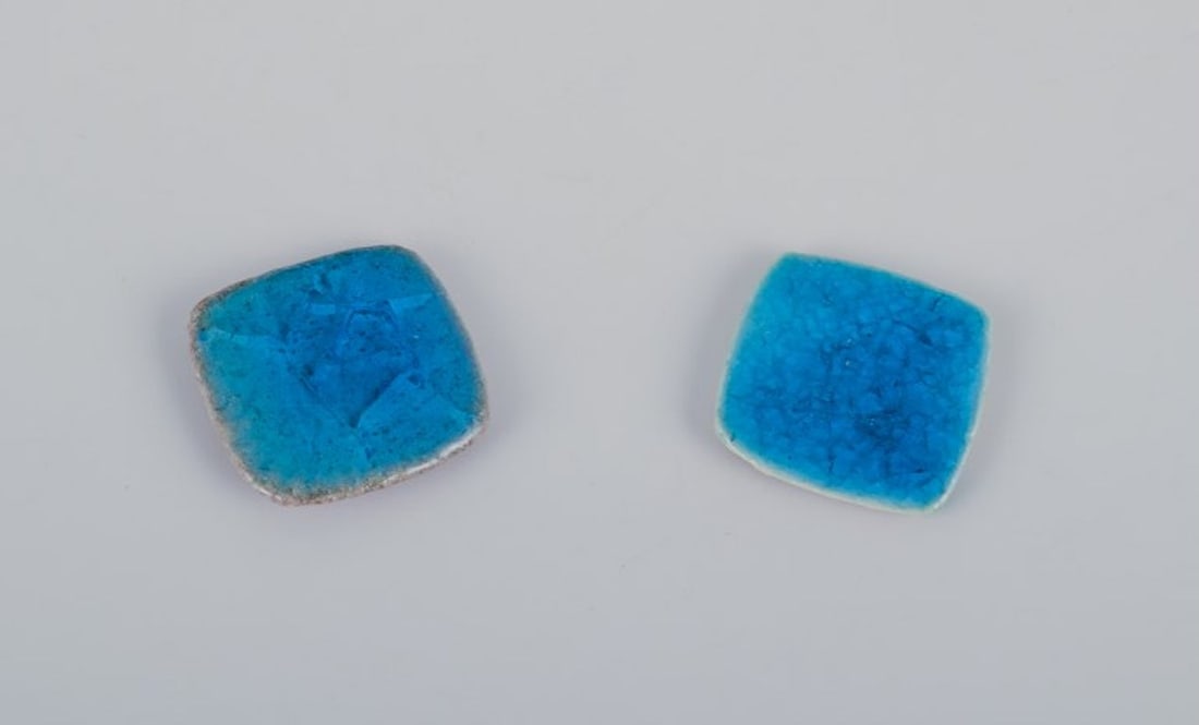 Ole Bjørn Krüger, Danish sculptor and ceramicist. Six unique brooches in glazed stoneware - 4