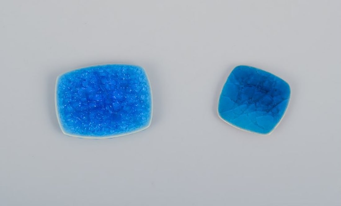 Ole Bjørn Krüger, Danish sculptor and ceramicist. Six unique brooches in glazed stoneware - 5