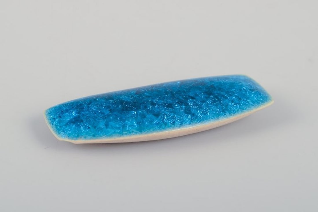 Ole Bjørn Krüger, Danish sculptor and ceramicist. Seven unique brooches in glazed - 7