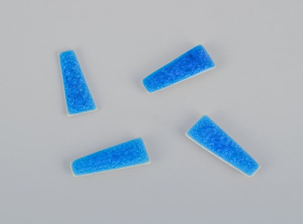 Ole Bjørn Krüger, Danish sculptor and ceramicist. Ten unique brooches in glazed stoneware - 5
