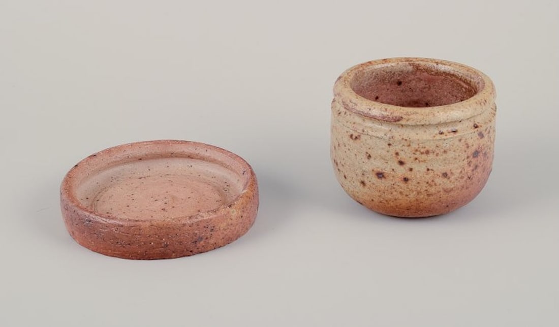 European studio potter. Two unique ceramic jars, one with a lid. Glazed in earth tones and blue-gray - 4
