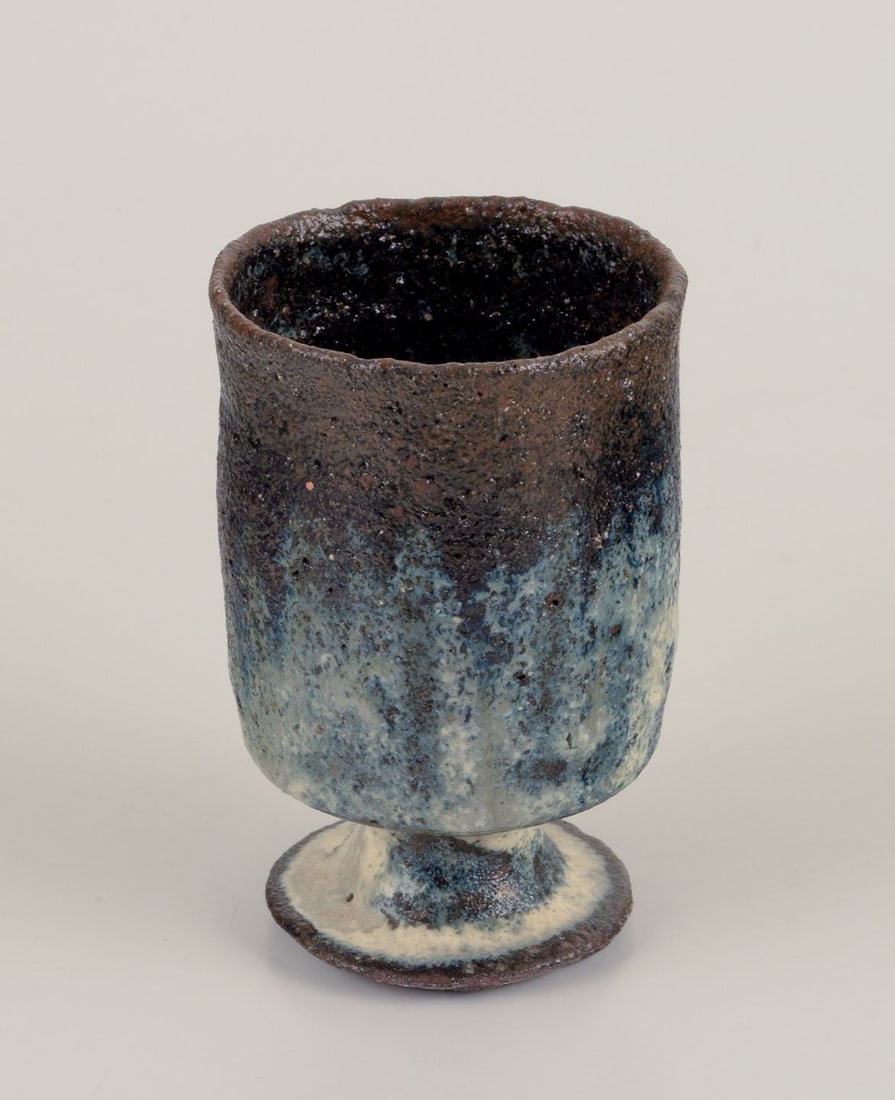 Gutte Eriksen, Denmark. Two cups in ceramic, raku technique, flowing lava glaze. Approx. 1960. - 5