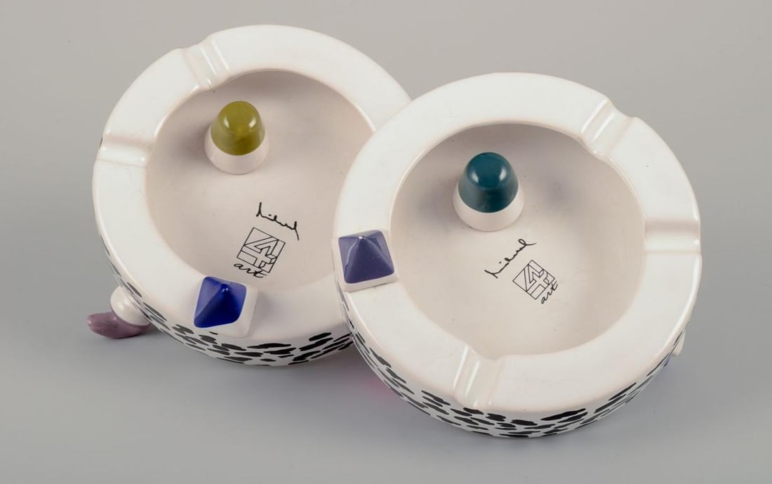 French studio ceramicist. Two ashtrays in faience. Abstract futuristic style. Late 20th C. - 7