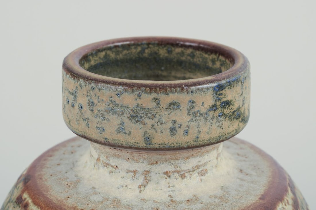 Noomi Backhausen and Poul Brandborg for Søholm Keramik, Bornholm. A pair of vases in stoneware, - 8