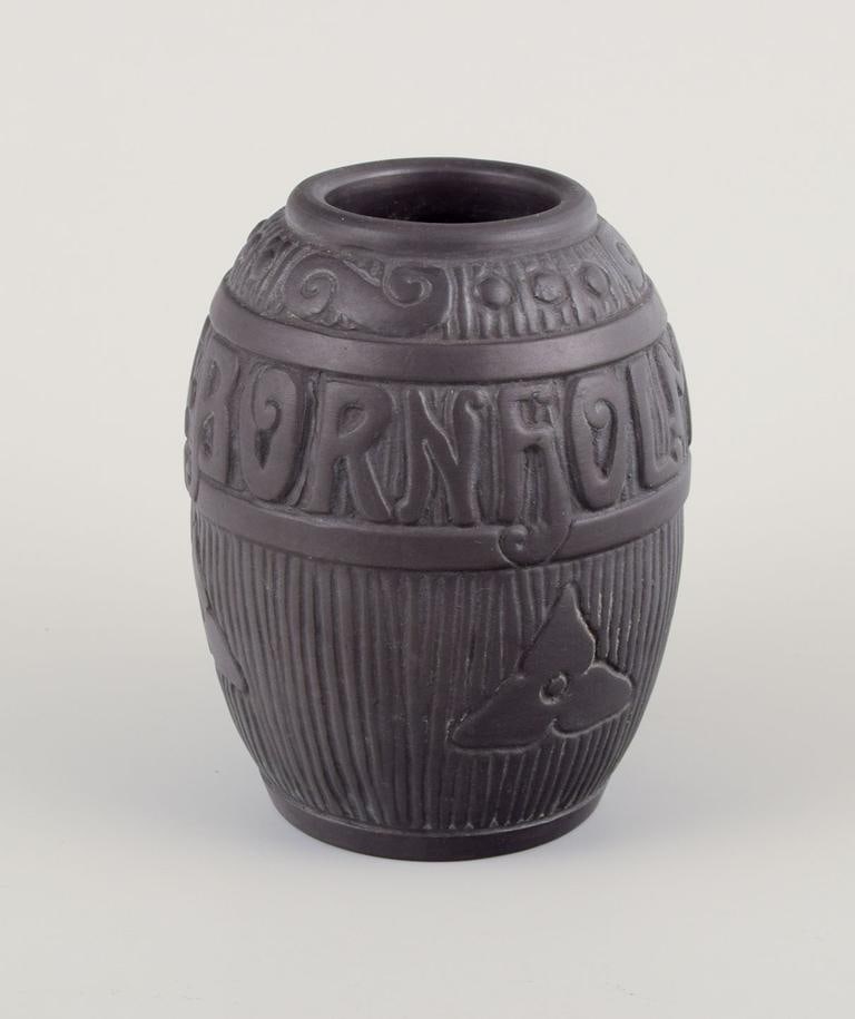 Hjorth, Bornholm. Two beautiful vases and a bowl in black terracotta. Early 1900s. - 3