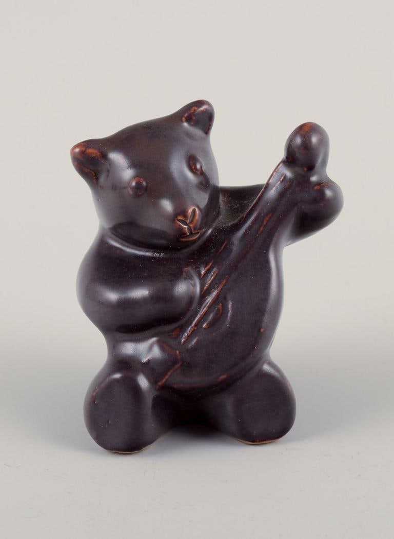 Hjorth, Bornholm. Three figurines of bear musicians in stoneware. Mid-20th C. - 3