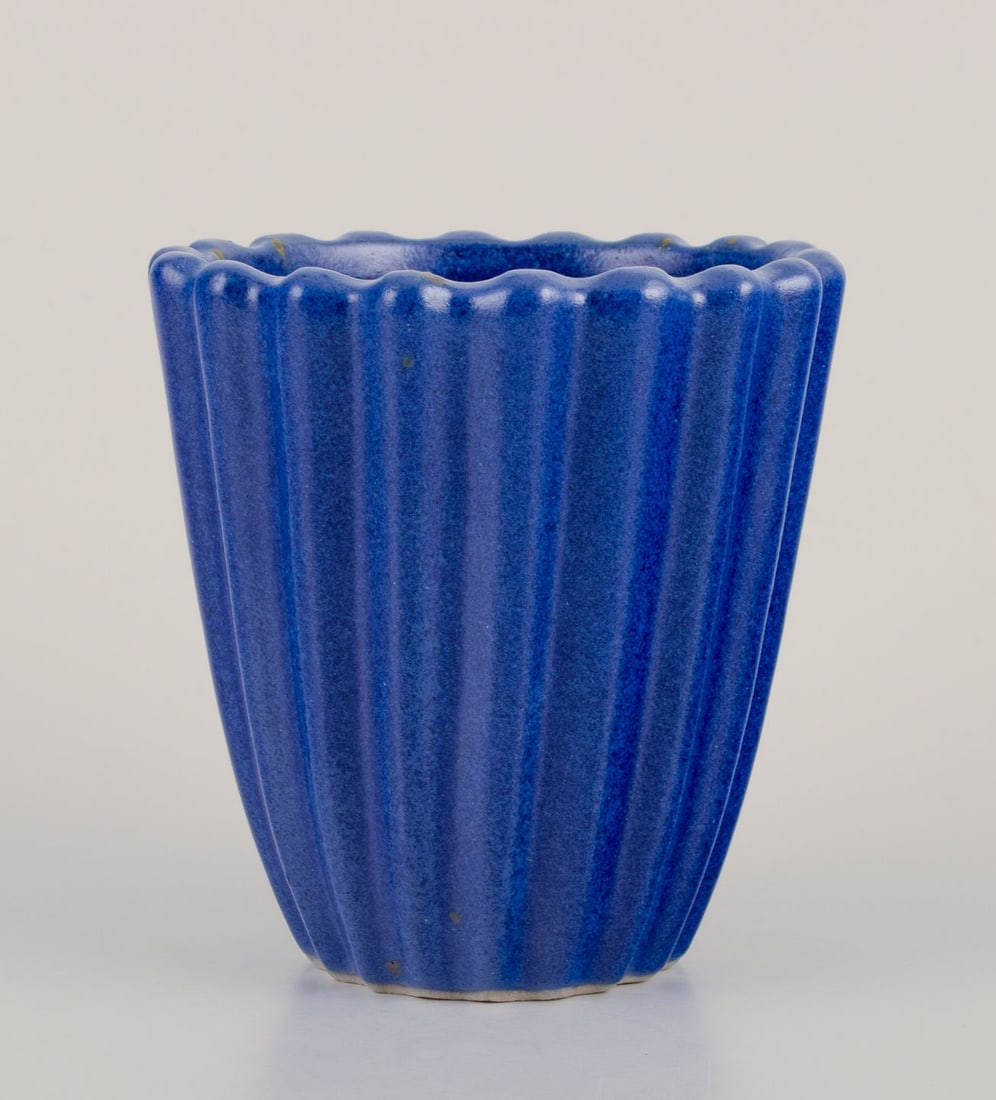 Christian Poulsen, Denmark. Unique ceramic vase in a grooved design. Dated 1937. - 3