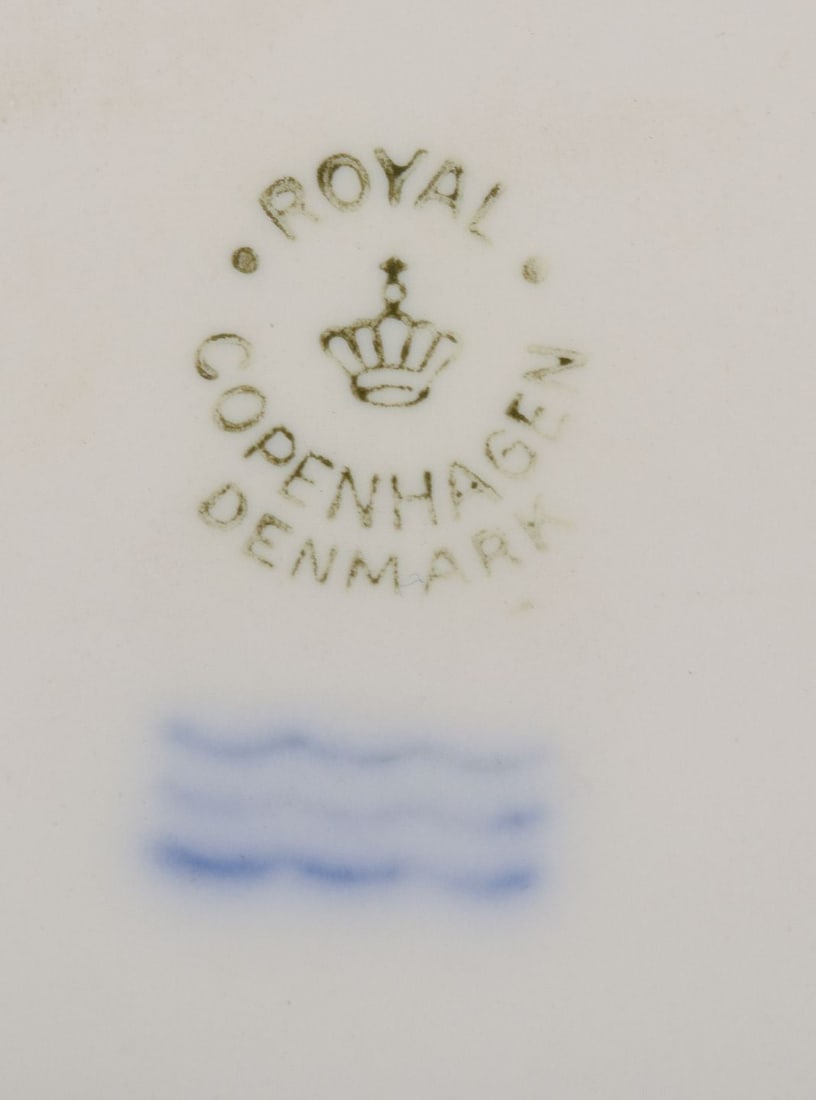 Royal Copenhagen. Three biscuit wall plaques, after motifs by Bertil Thorvaldsen. - 5