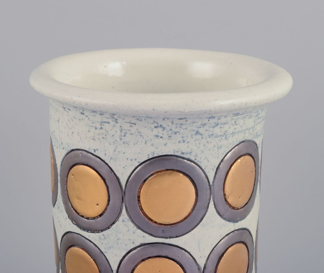Aldo Londi for Bitossi, Italy. Large "Ikano" ceramic vase with gray glaze and silver-gold circles. - 4