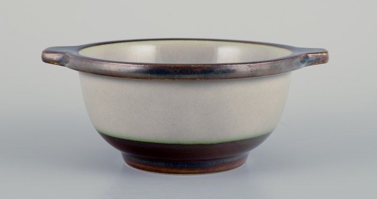 Bing & Grøndahl, "Tema". Three small plates and a small bowl in stoneware. 1970s. - 4