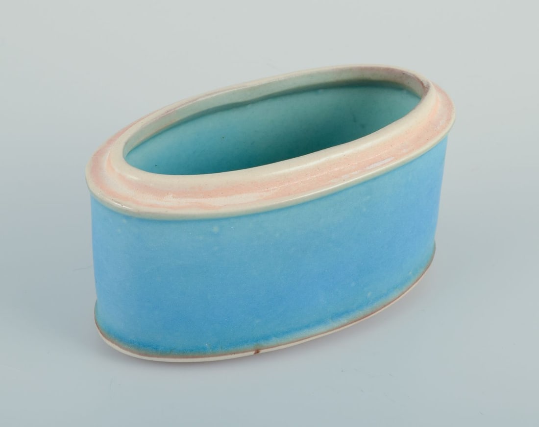 Beate Andersen, Danish ceramist. Lidded jar in ceramic with turquoise glaze. - 5