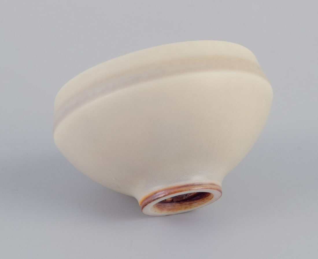 Berndt Fribergfor Gustavsberg Studio. Miniature ceramic bowl with glaze in light shades. - 6