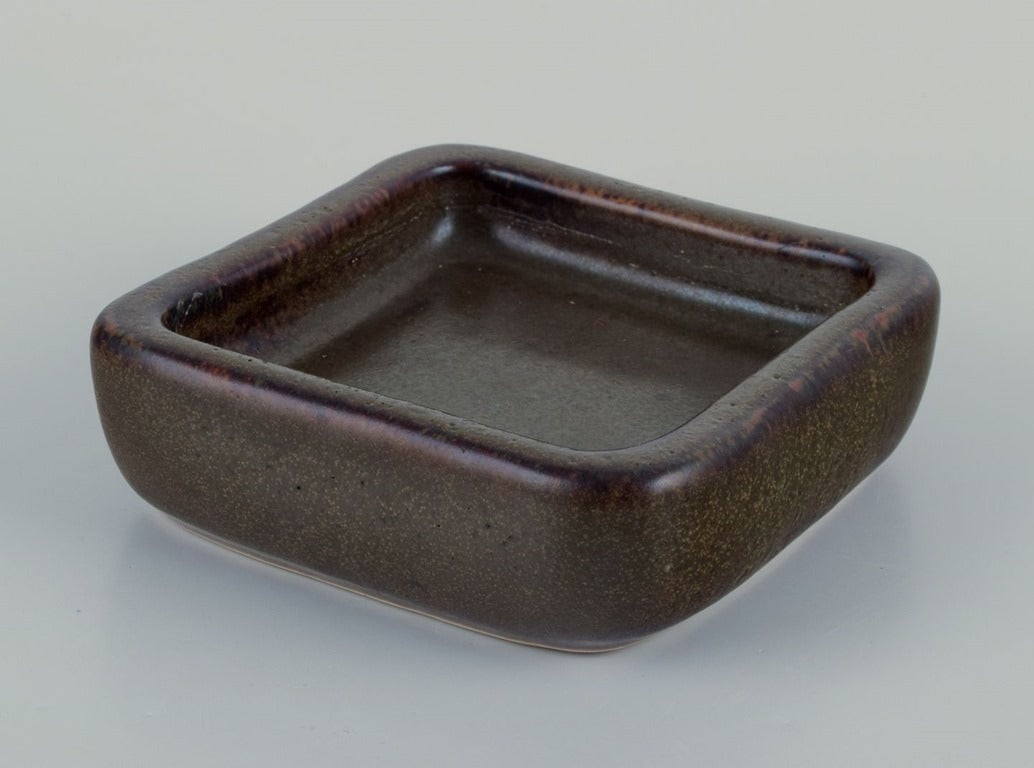 Eva Stæhr-Nielsen for Saxbo, Denmark. Ceramic bowl with aubergine glaze. - 3