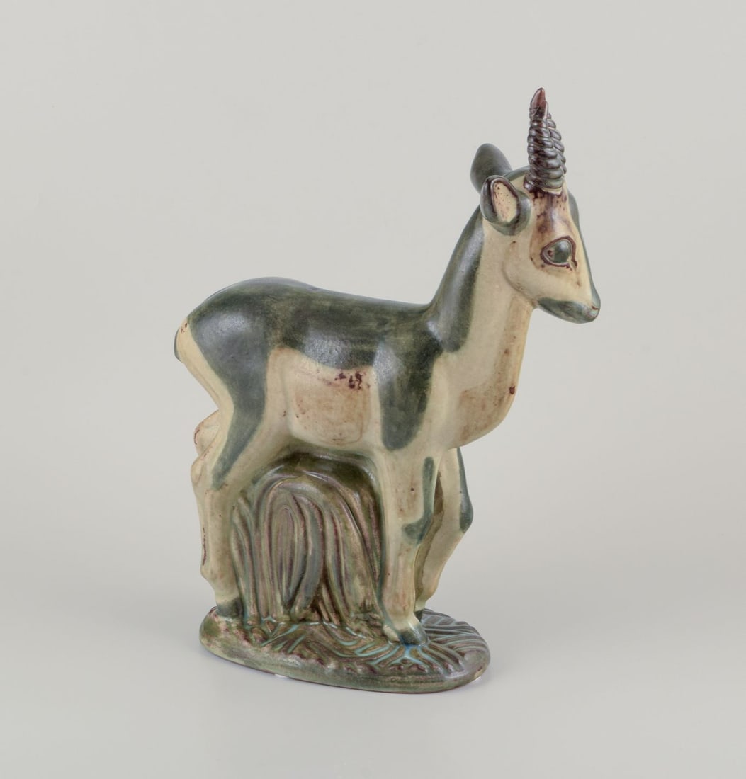 Axel Salto, Royal Copenhagen. Large and impressive ceramic sculpture of a deer. Approx. 1940 - 4