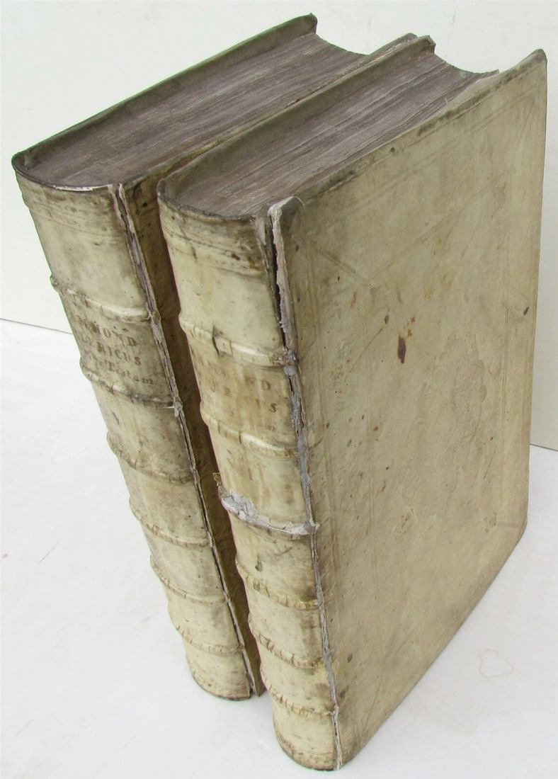 1714 2 VELLUM BOUND VOL. EPISTOLE SANCTORUM APOSTOLORUM APOCALYPSIS S. JOANNIS: EPISTOLE SANCTORUM APOSTOLORUM ET APOCALYPSIS S. JOANNIS Printed in Frankfurt, Germany in 1714 2 volumes, hand tooled vellum bound. Latin text. Very good condition of pages. Vellum binding worn, tight