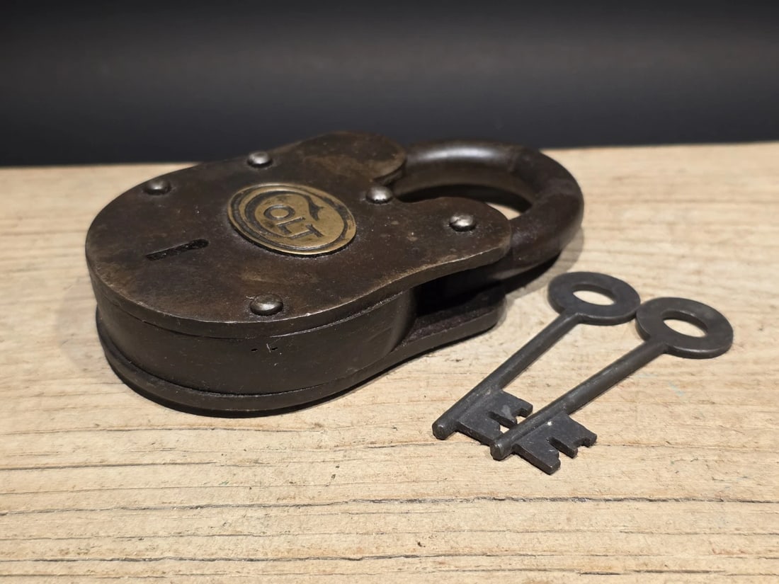 5" Cast Iron Colt Firearms Ammo Box Padlock Lock - 8