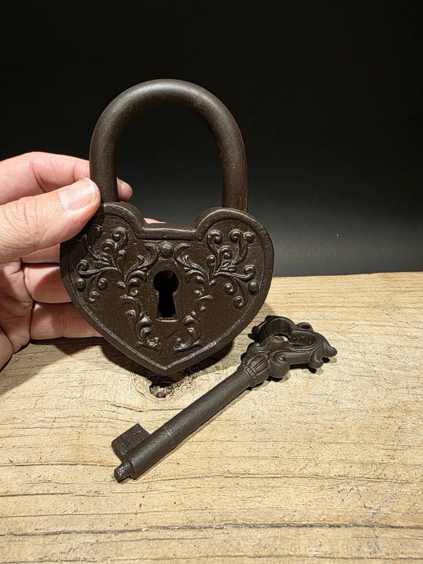 Cast Iron Heart Bridge Padlock Lock & Key - 14