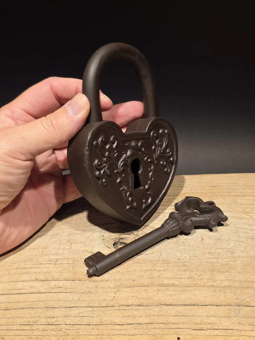 Cast Iron Heart Bridge Padlock Lock & Key - 15