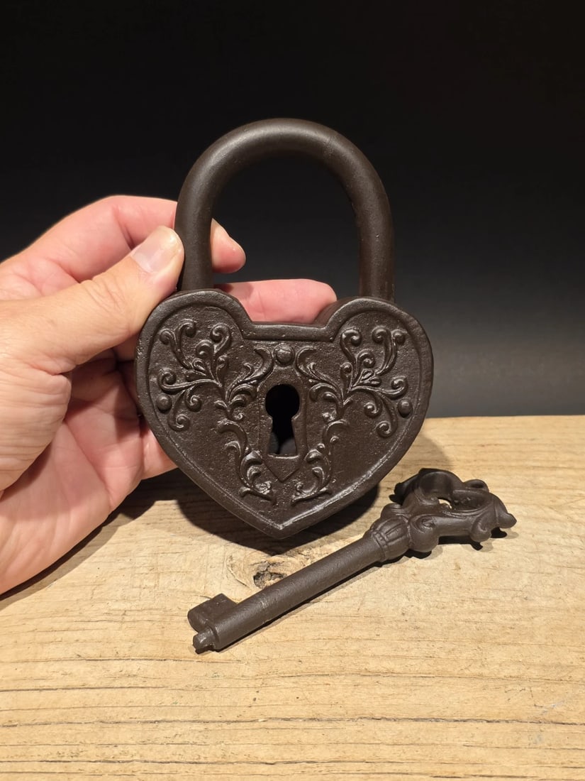 Cast Iron Heart Bridge Padlock Lock & Key - 16