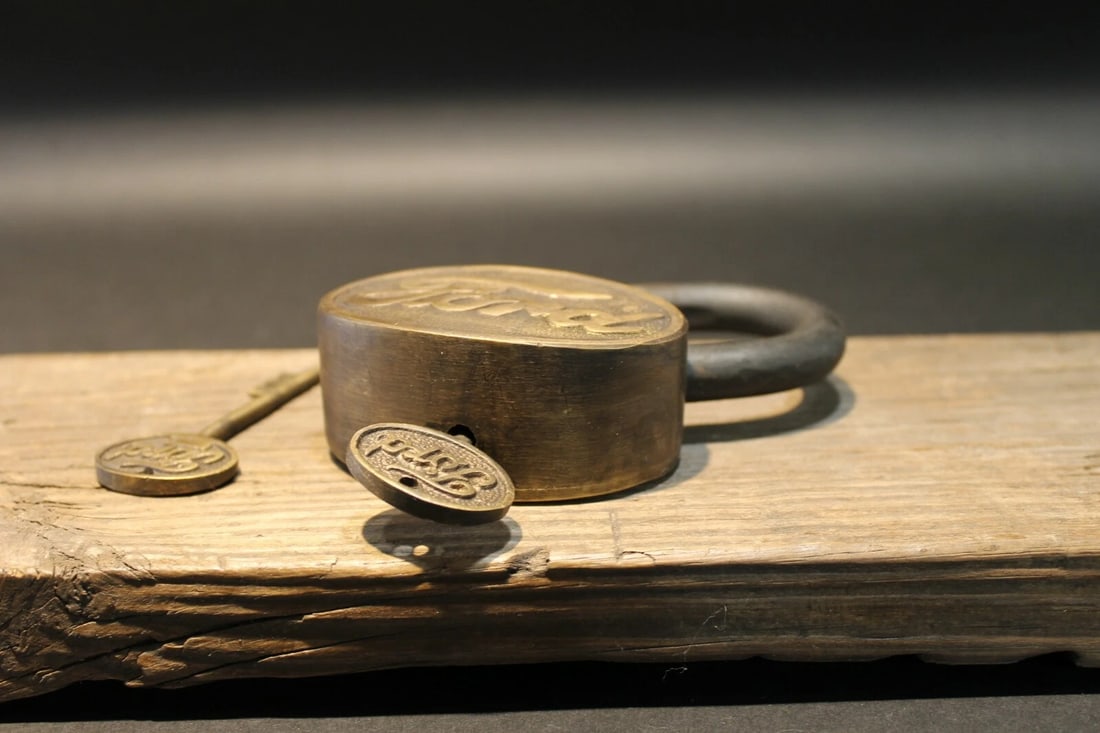 Brass & Iron Trunk Chest Box Ford Lock Padlock - 11