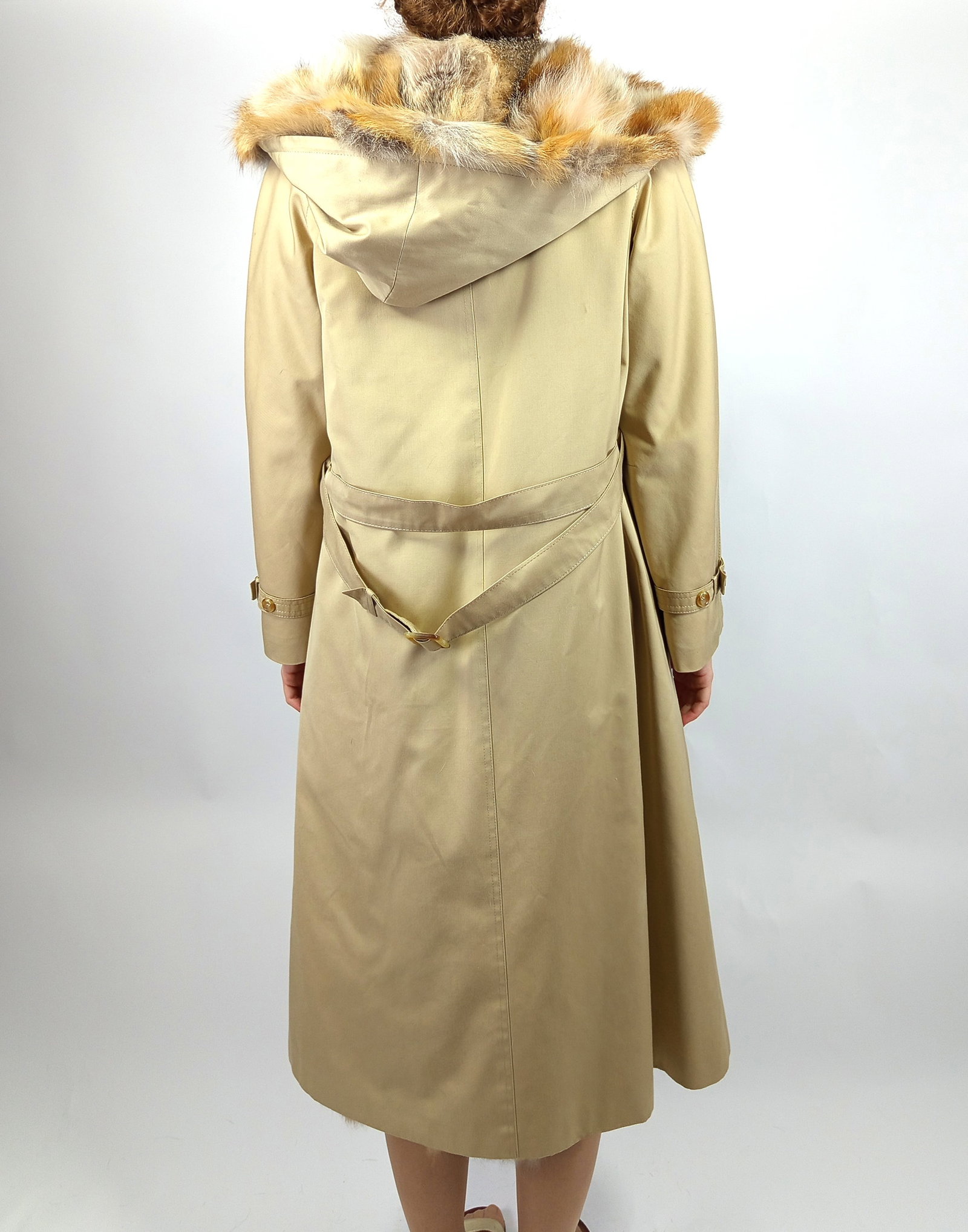GREY PARCA RED FOX FUR COAT EU: L ; US: 16 - 4
