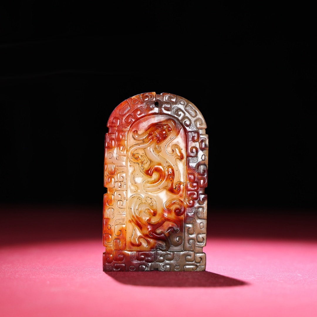 Old Hetian Jade Hand Carved Chi Dragon Pendant: Title: Old Hetian Jade Hand Carved Chi Dragon Pendant Origin: Chinese Date/Period: After1850 Materials: Hetian Jade Dimensions: 50x84x10(mm) 1.97x3.31x0.39(inches) Weight 0.16 lbs/73g Reserve: