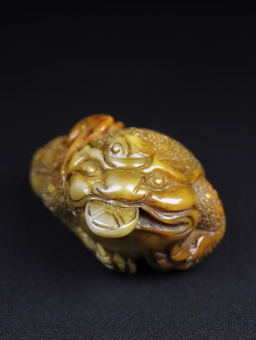 Vintage Yellow Shoushan Soapstone Hand-Carved Fortune Toad Statue - 5