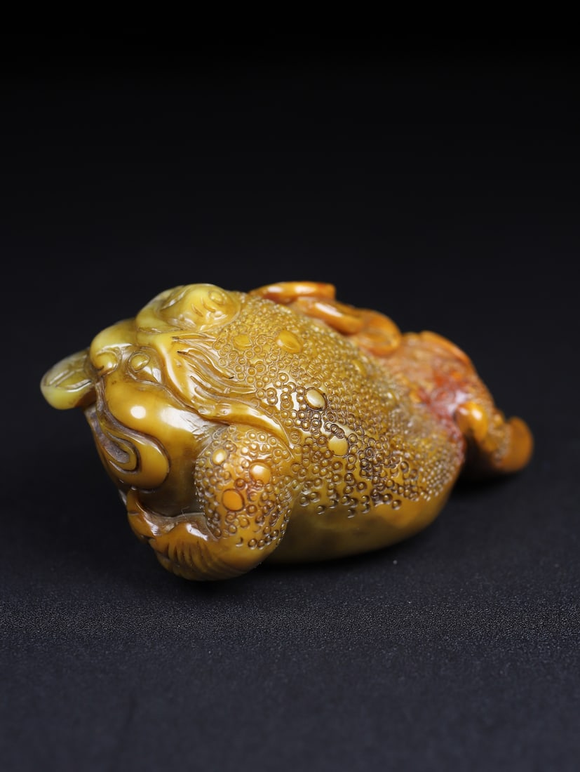 Vintage Yellow Shoushan Soapstone Hand-Carved Fortune Toad Statue - 6