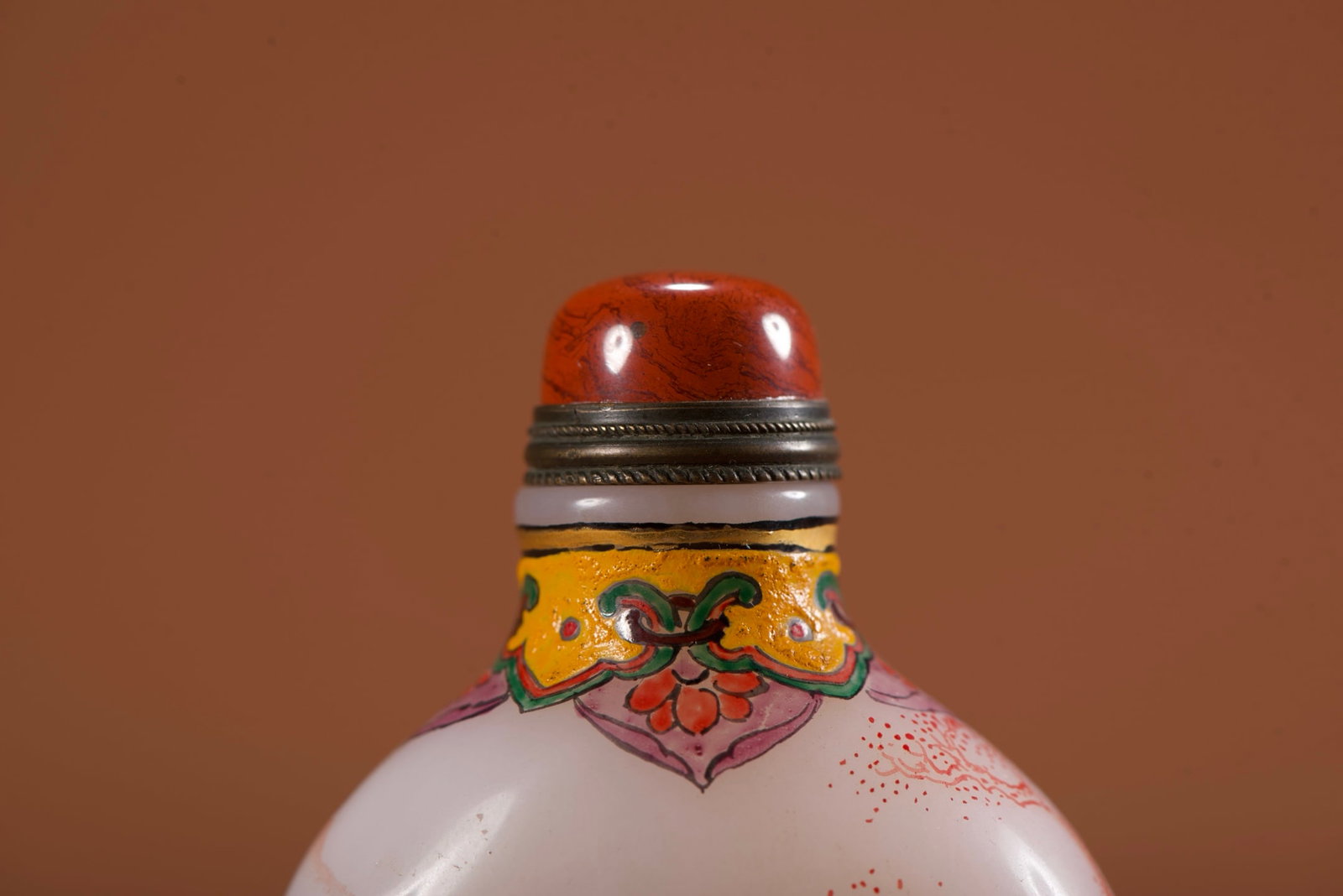 Peking Glass Mountain River Scene Design Snuff Bottle - 2