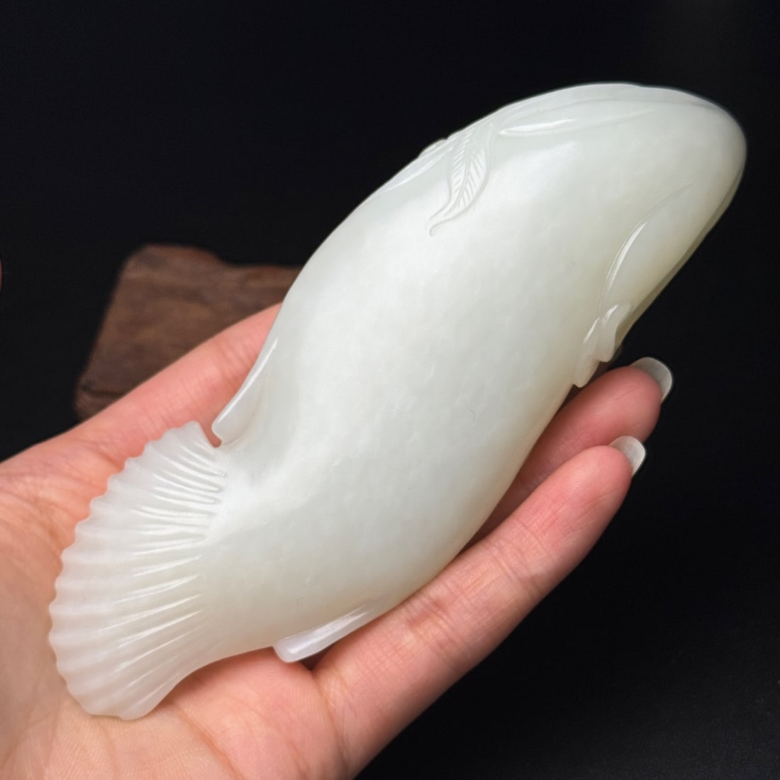 Old White Hetian Jade Fish Pendant Statue - 2