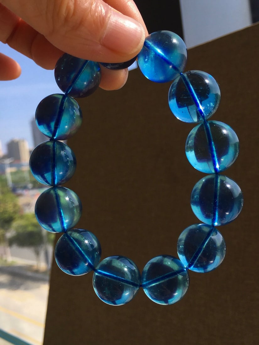 18mm Natural Aquamarine Beads Bracelet with Certificate: Title: 18mm Natural Aquamarine Beads Bracelet with Certificate Origin: Chinese Date/Period: After2026 Materials: Aquamarine Dimensions: 18(mm) 0.71(inches) Weight 0.22 lbs/101g Reserve: $2,999.00