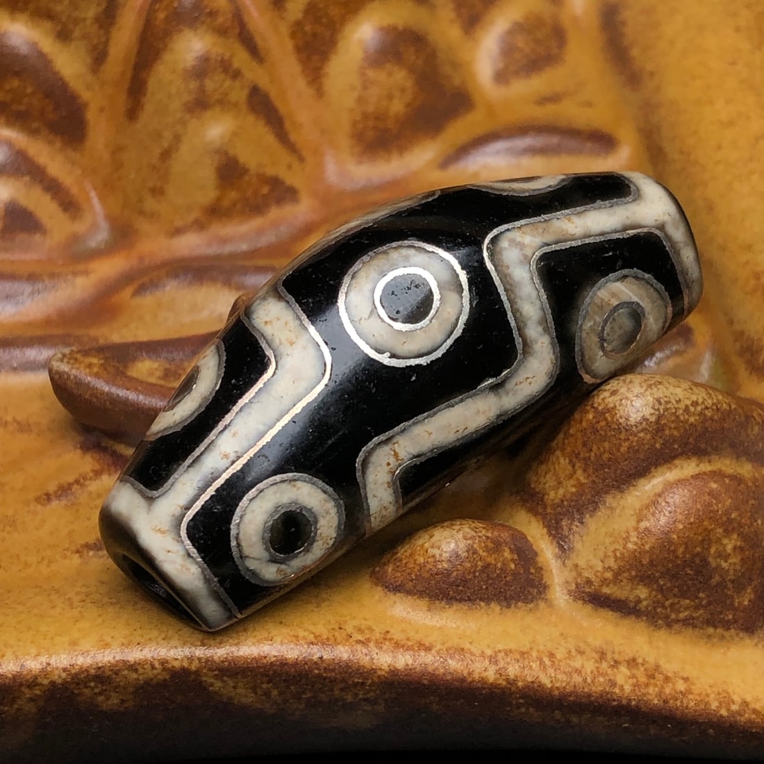 Old Tibetan Nine Eyes DZI Agate Inlay Silver Wire Pendant - 2