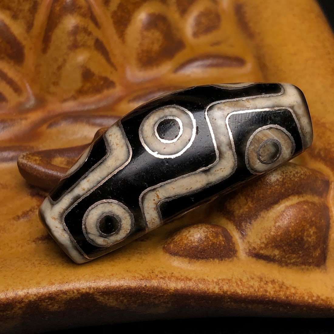 Old Tibetan Nine Eyes DZI Agate Inlay Silver Wire Pendant - 4