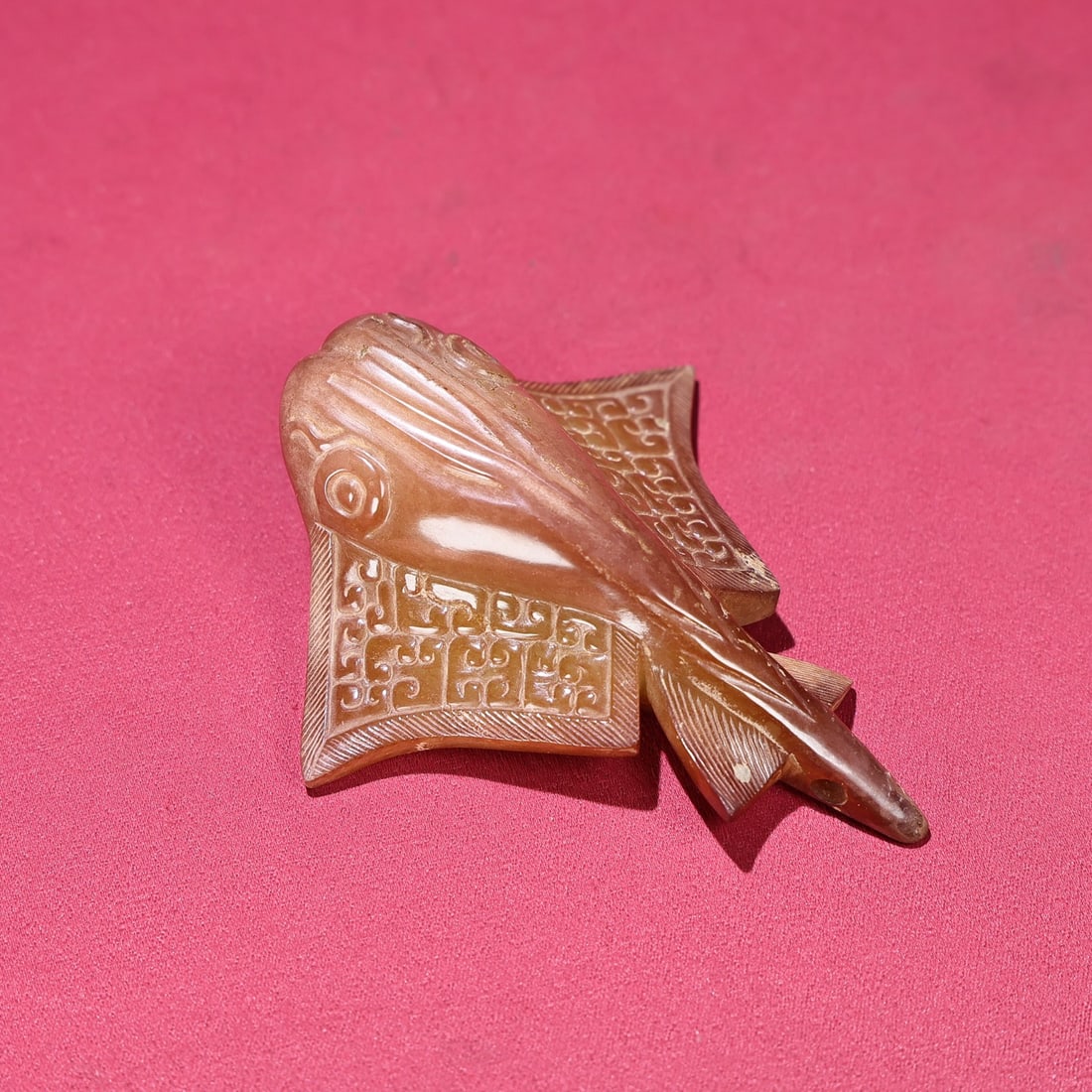 Vintage Hetian Jade Pendant - Fish: Title: Vintage Hetian Jade Pendant - Fish Origin: Chinese Date/Period: After1910 Materials: Hetian Jade Dimensions: 77x93x28(mm) 3.03x3.66x1.10(inches) Weight 0.25 lbs/115g Reserve: $666.00 Shipping: