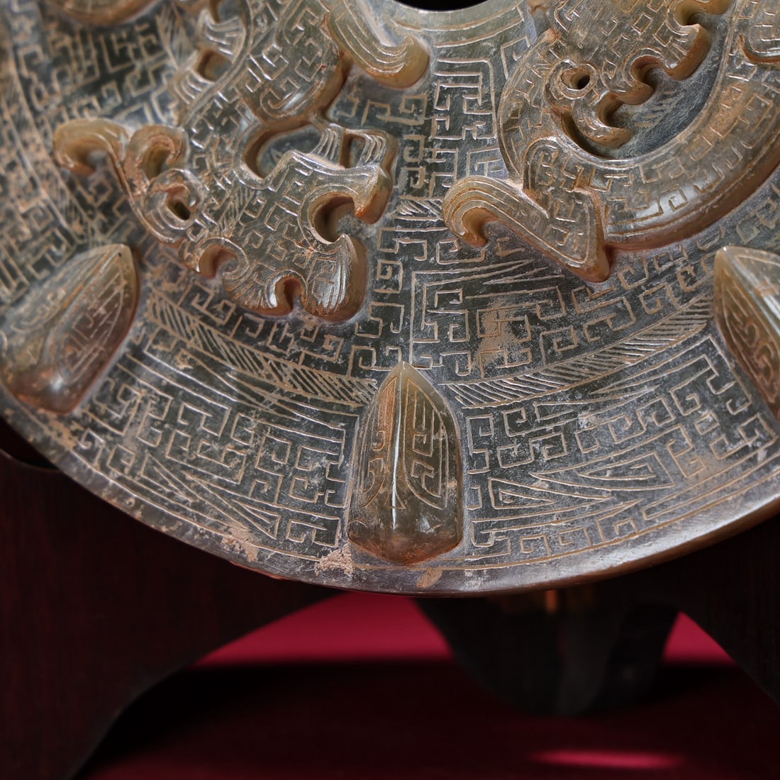 Vintage Hetian Jade Dragon Bi Statue - 4