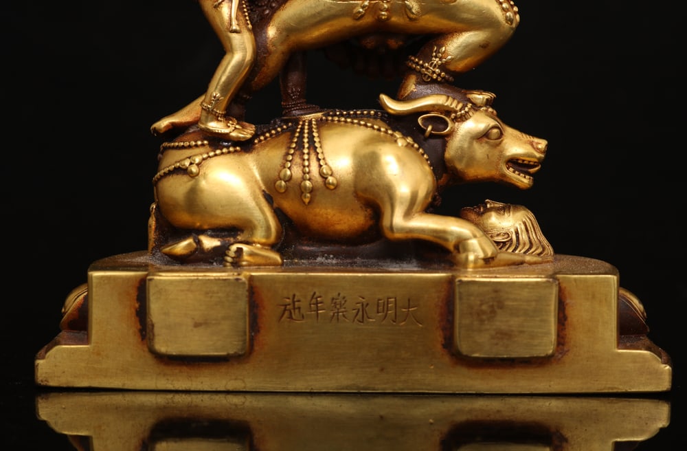 Old Gilt Gold Bronze Buddha Statue - 8